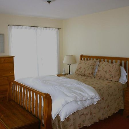 Maple Hill Farm Bed & Breakfast New London Exterior photo