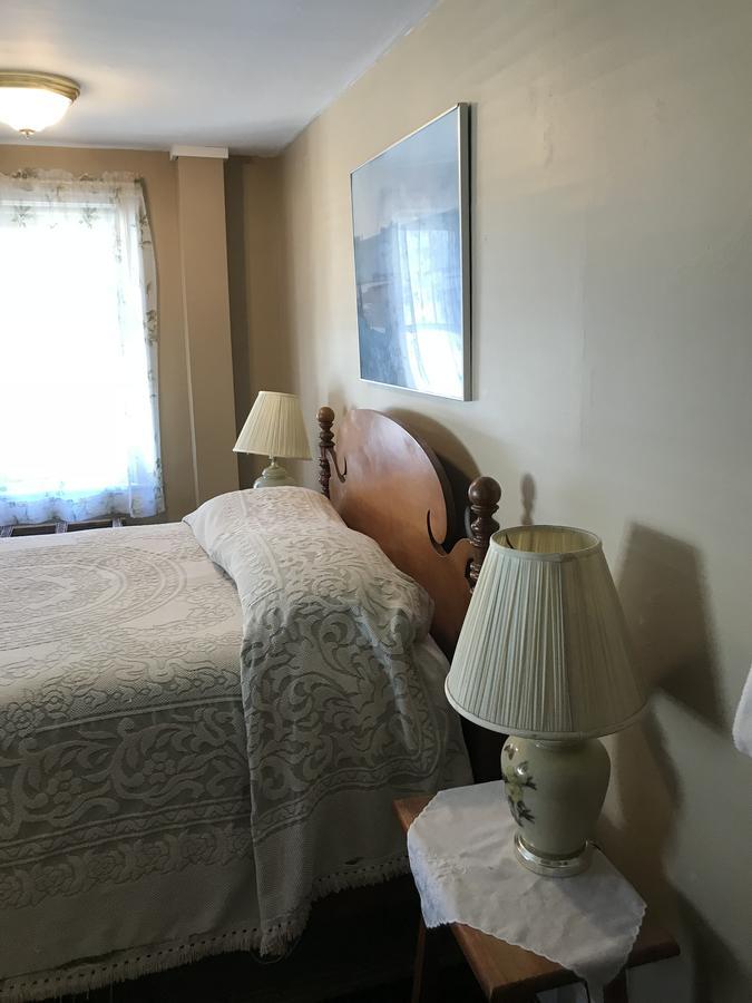 Maple Hill Farm Bed & Breakfast New London Exterior photo