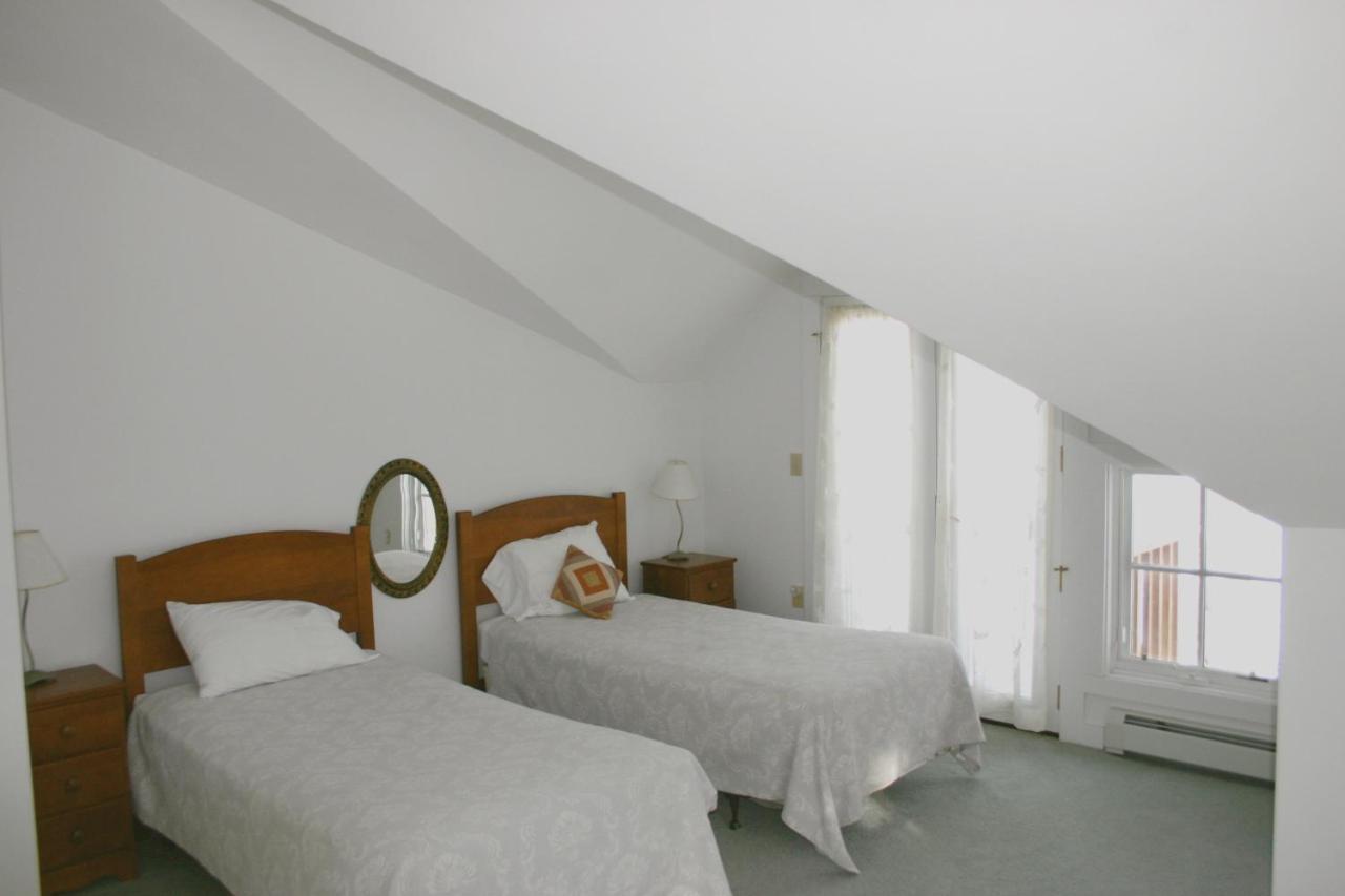 Maple Hill Farm Bed & Breakfast New London Exterior photo